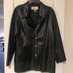 Vintage L Black Faux leather jacket w/ snaps
